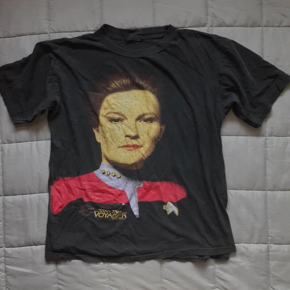 Vintage 90’s Captain Kathyrn Janeway Star Trek Voyager T-Shirt XL Distressed Tee - Picture 1 of 8